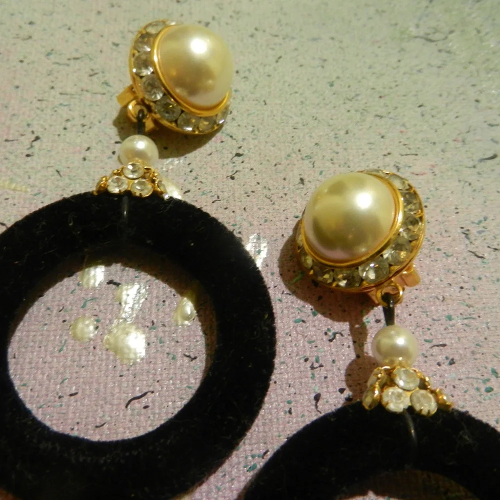 VTG Contempo hoop clip earrings black velvet pearlcore drop and dangle sparklers